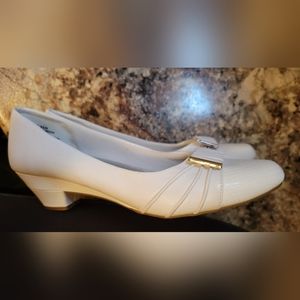 Women's Pumps